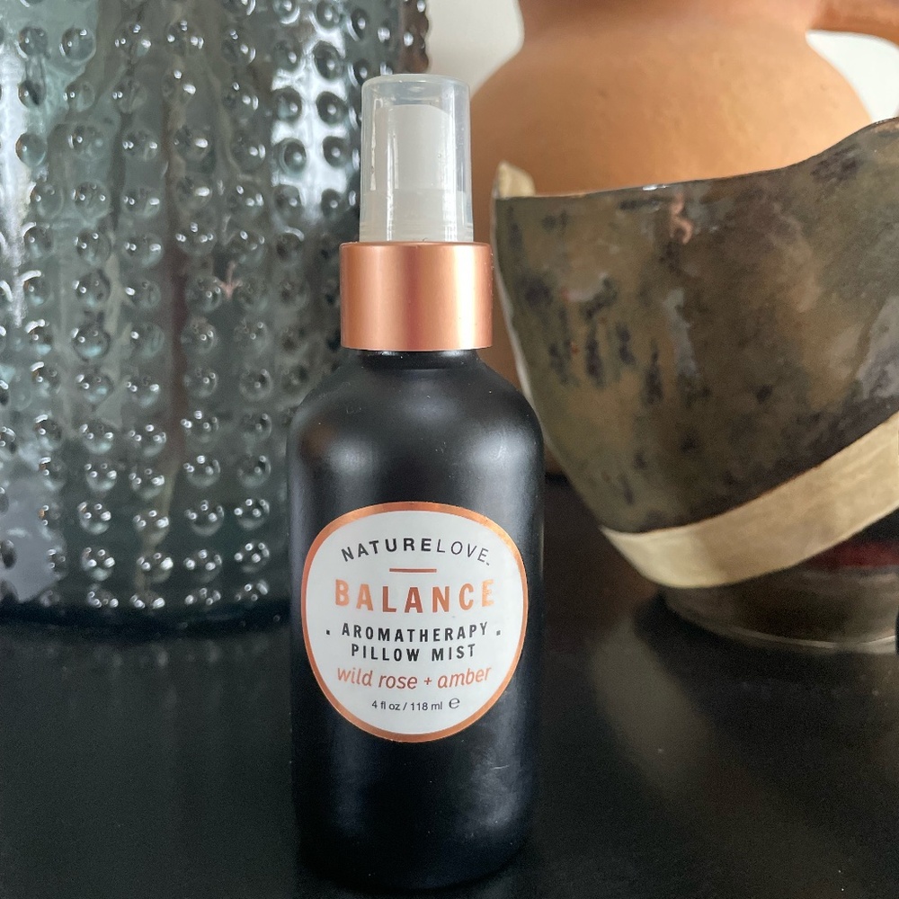 NATURE LOVE BALANCE AROMATHERAPY PILLOW MIST WILD ROSE + AMBER (USED)